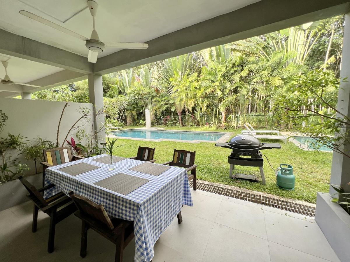 Isara Khao Lak Villa Bagian luar foto