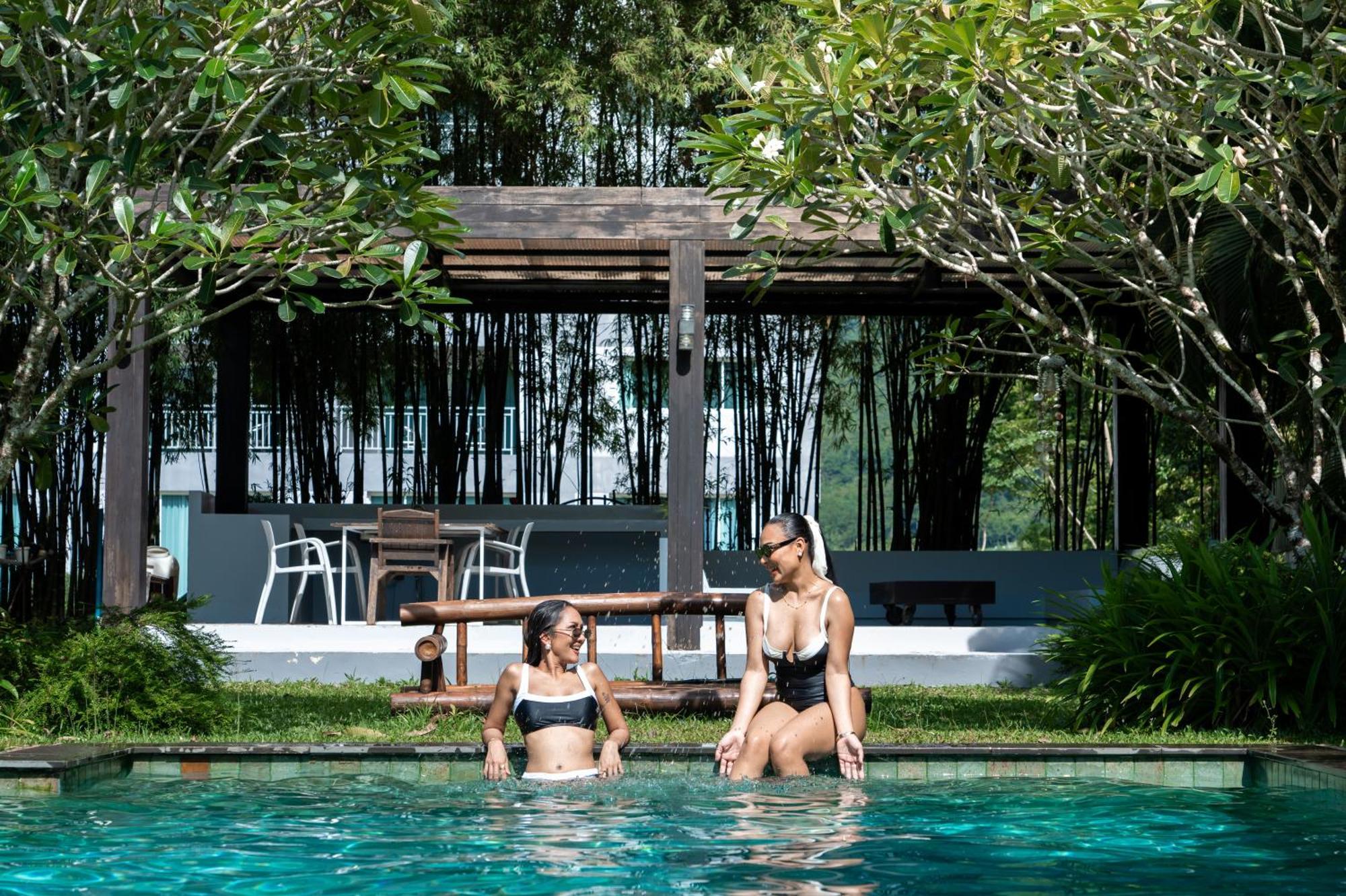 Isara Khao Lak Villa Bagian luar foto